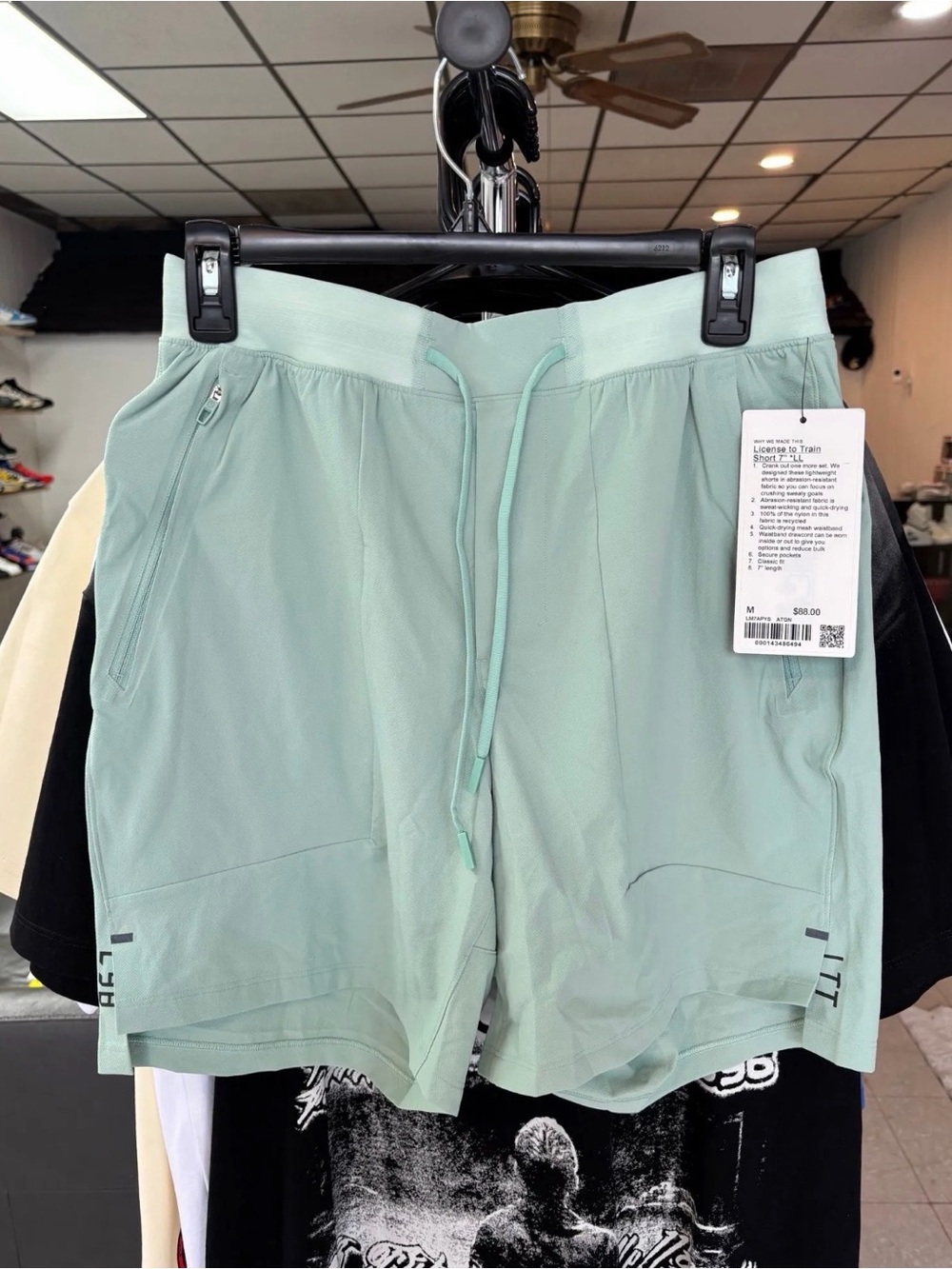 Lululemon mens teal mint green athletic shorts size M